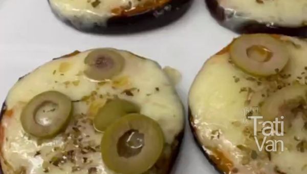 Receita Saudável de Mini Pizzas de Berinjela Delicie-se com Esta Opção Leve e Saborosa! - Tati Van