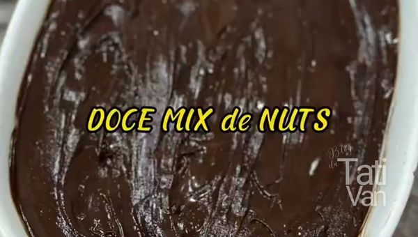Receita de Sobremesa de Queijo Mascarpone com Nuts e Cobertura de Chocolate - Tati van