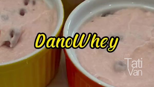 Receita de DanoWhey Sobremesa Saudável com Whey de Morango e Mascarpone - Tati van